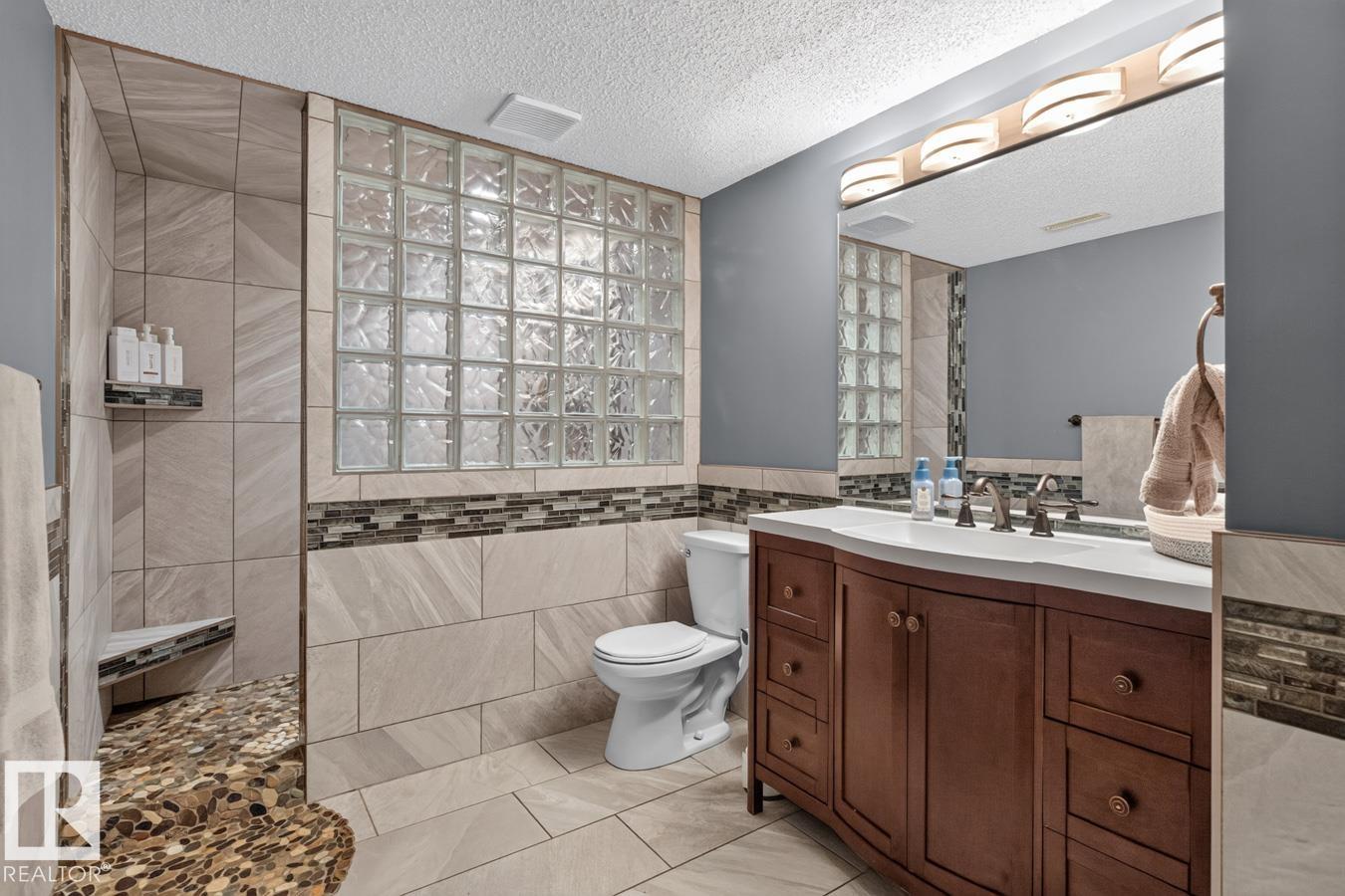 9 BAKER PL — photo 43
