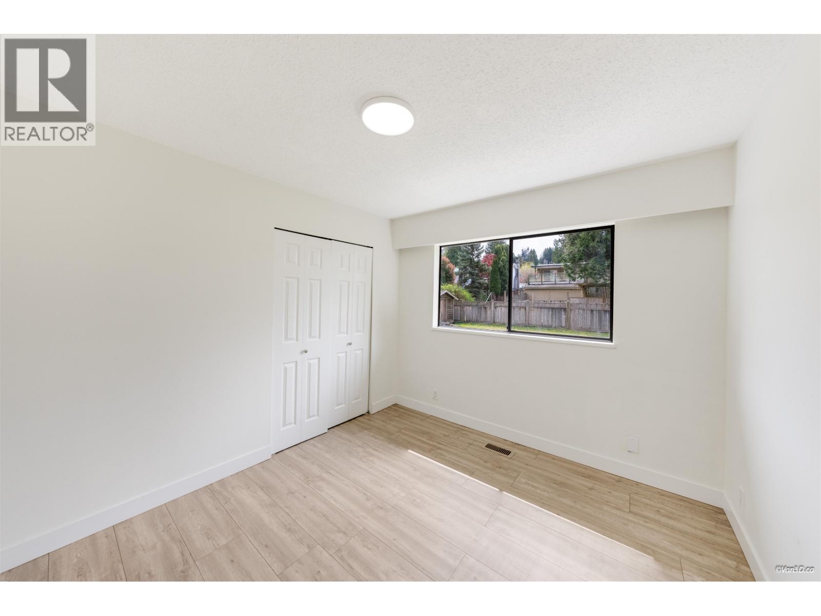 7942 LAKEFIELD DRIVE, Burnaby