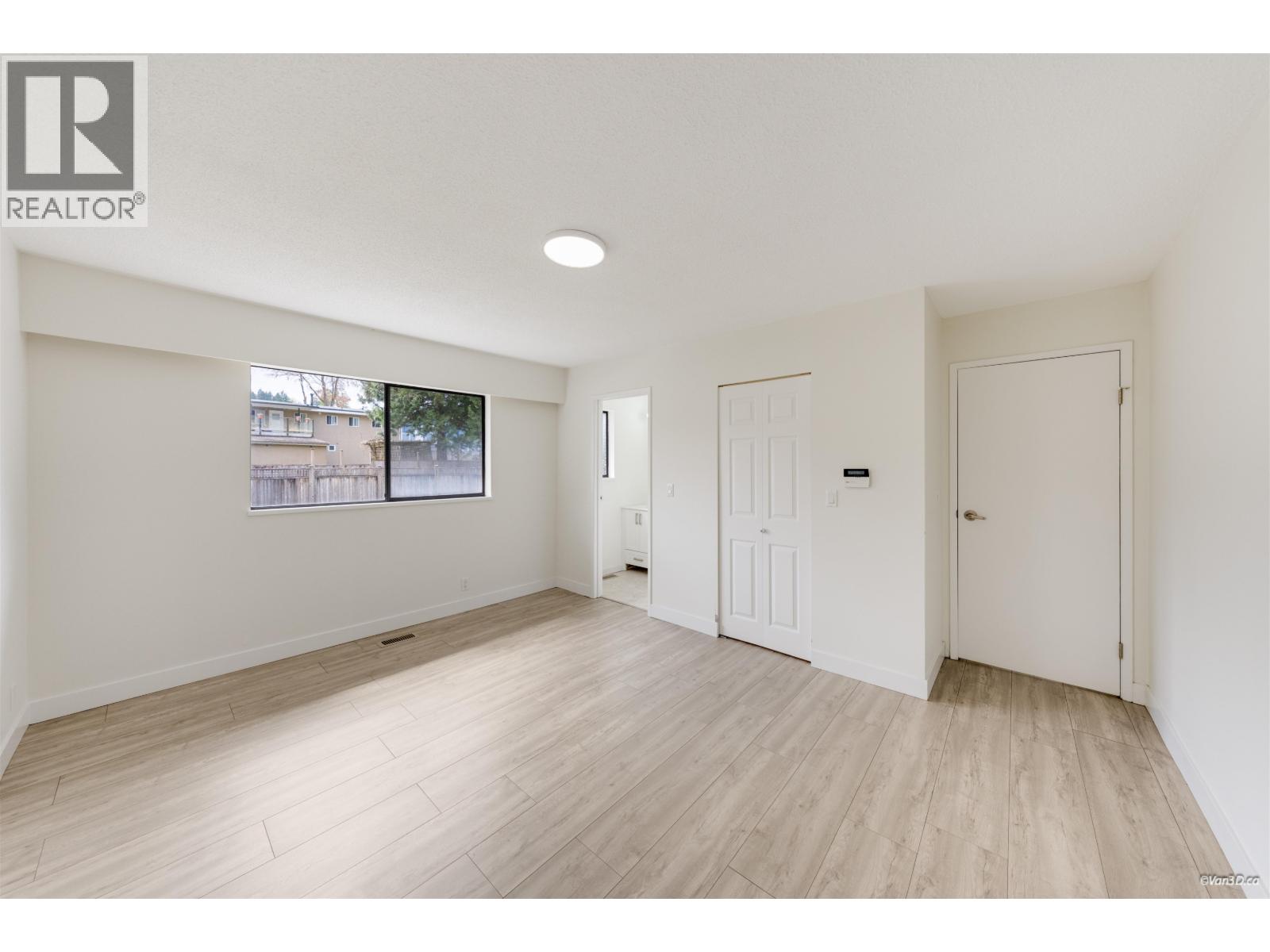7942 LAKEFIELD DRIVE, Burnaby