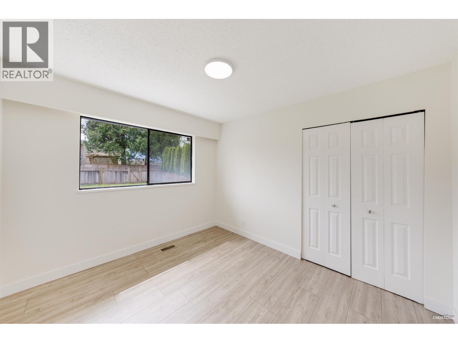 7942 LAKEFIELD DRIVE, Burnaby