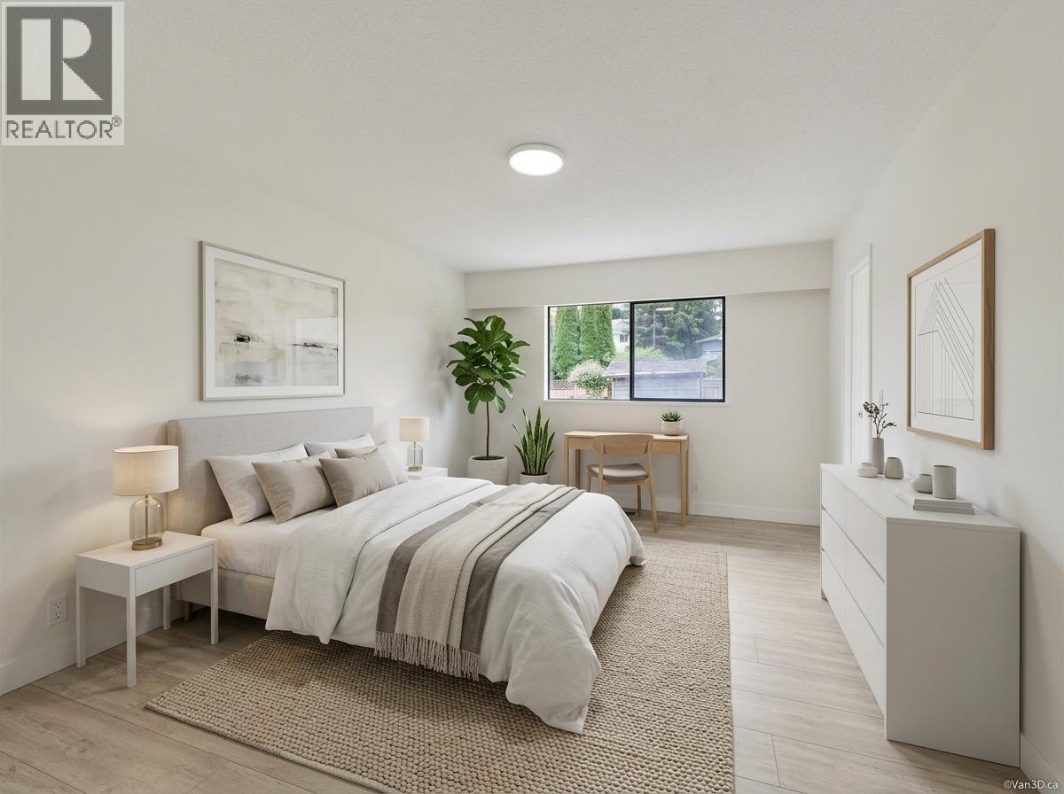 7942 LAKEFIELD DRIVE, Burnaby