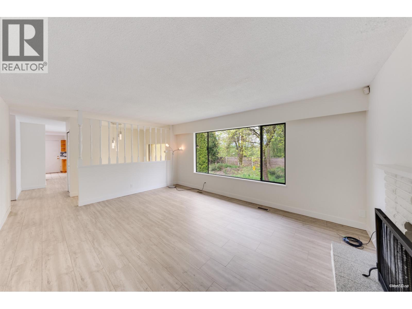 7942 LAKEFIELD DRIVE, Burnaby