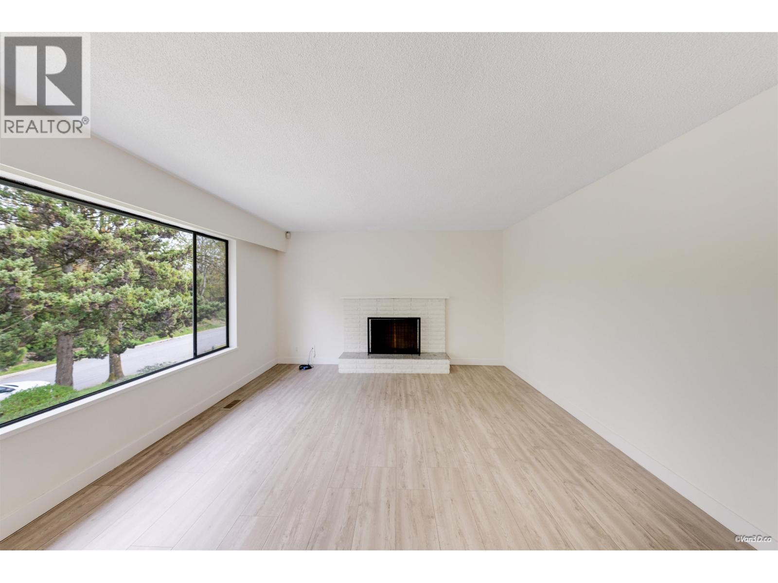 7942 LAKEFIELD DRIVE, Burnaby