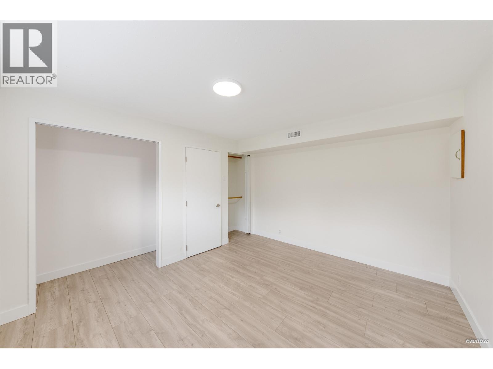 7942 LAKEFIELD DRIVE, Burnaby