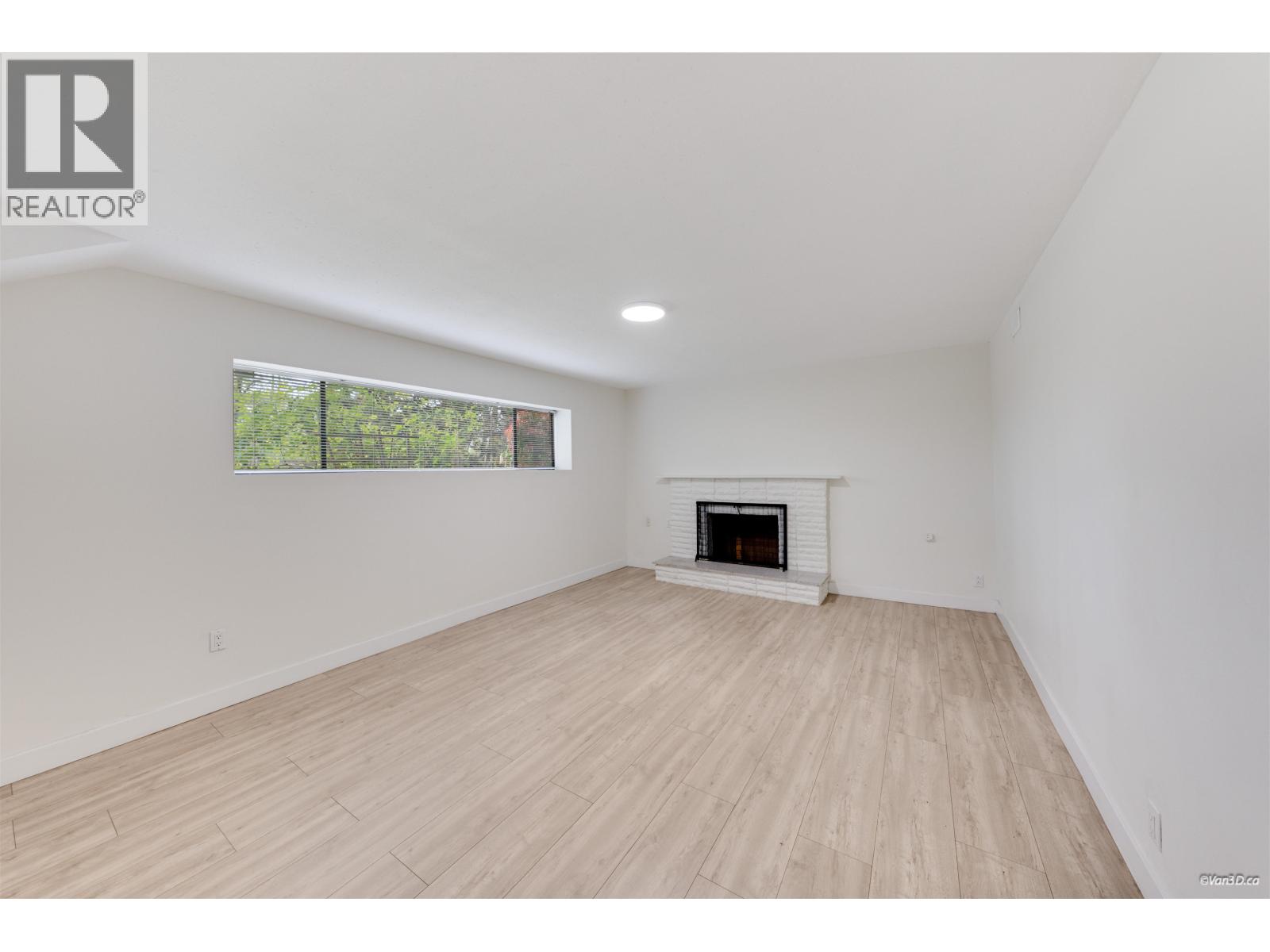 7942 LAKEFIELD DRIVE, Burnaby