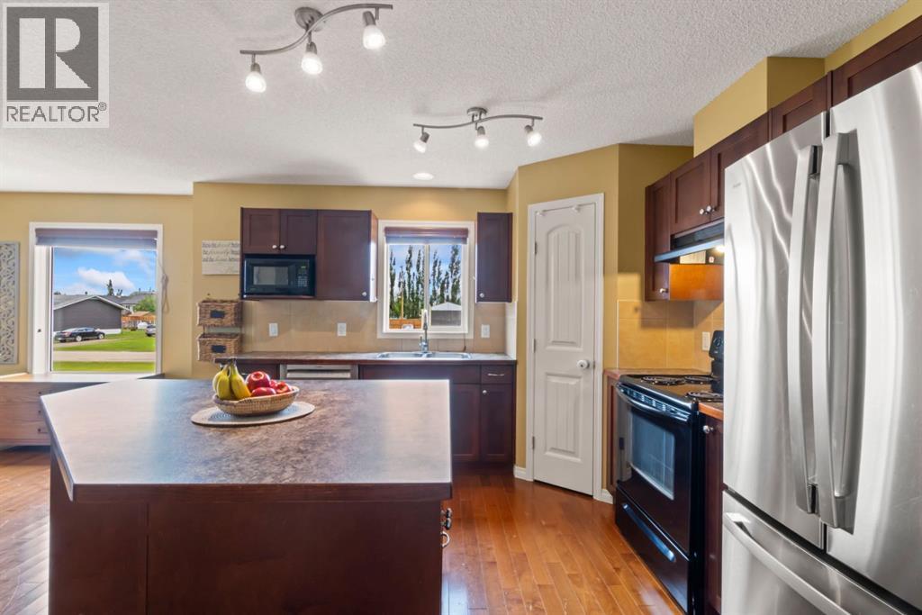 303 Railway Point SE — photo 9