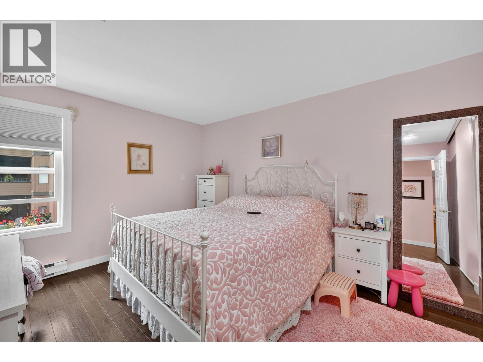 #207 575 Sutherland Avenue - 22