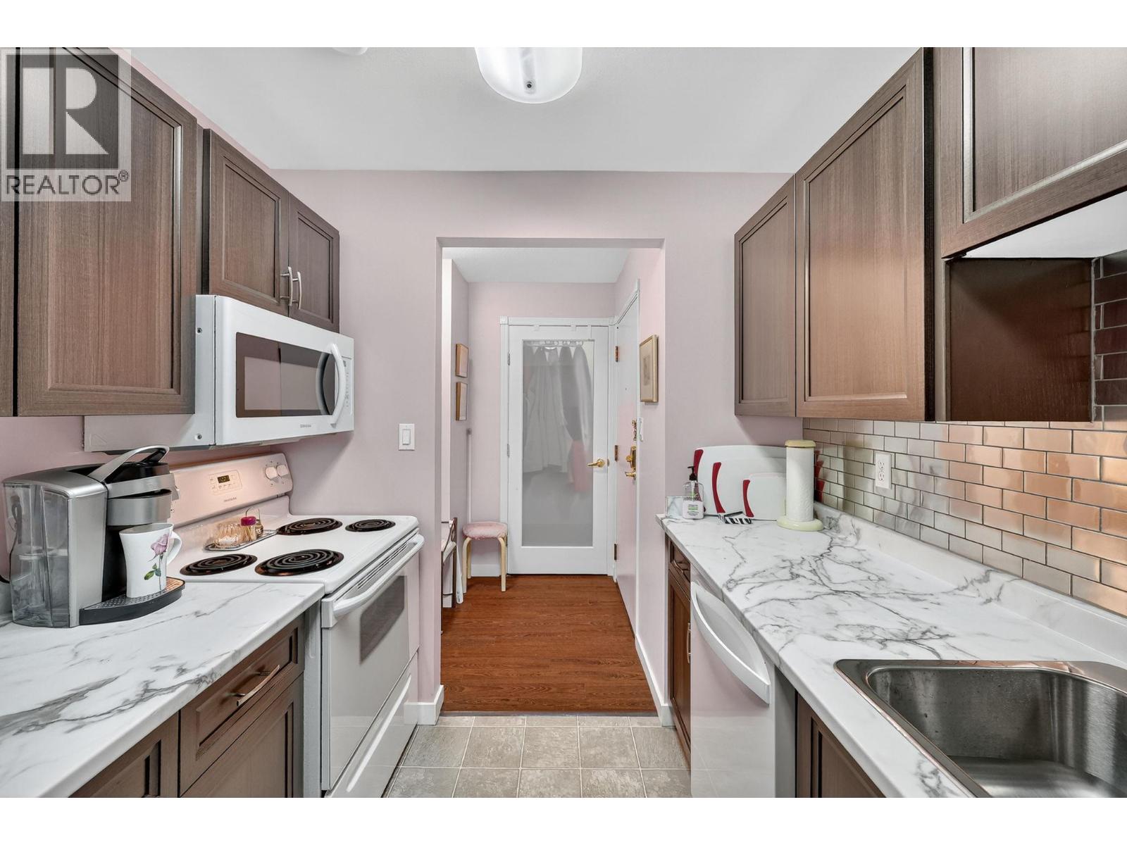 #207 575 Sutherland Avenue - 15
