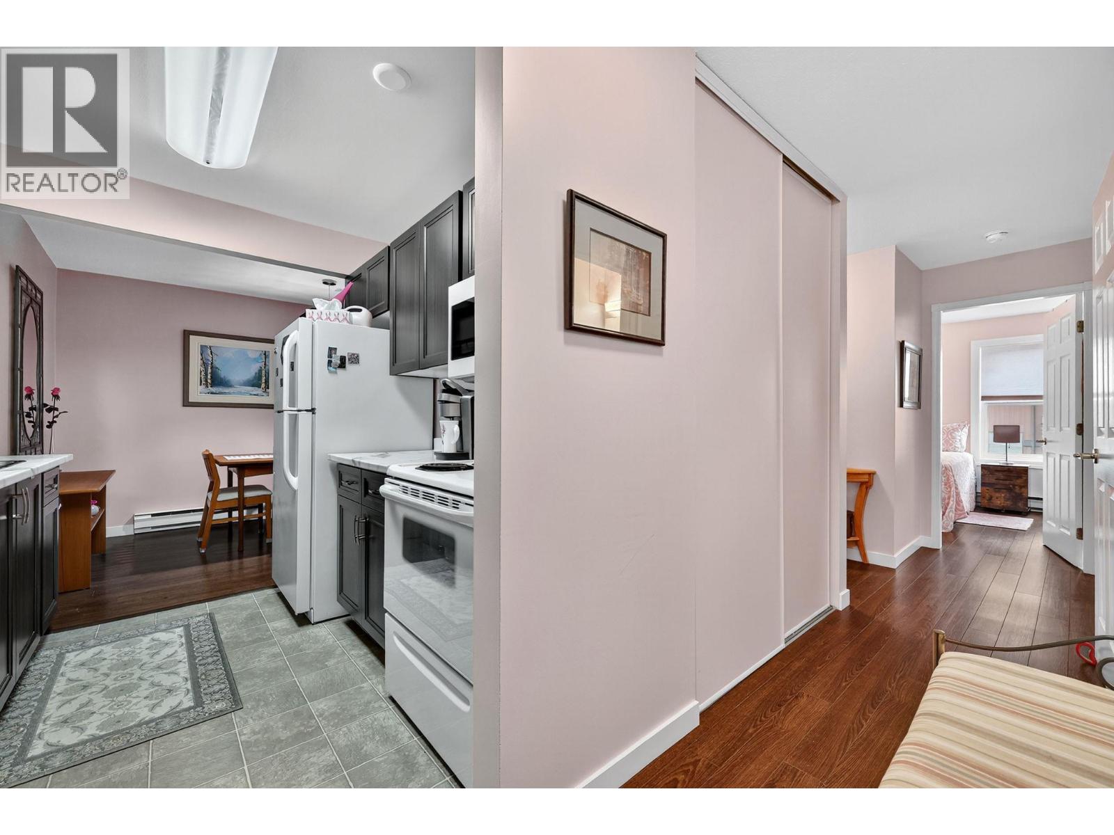 #207 575 Sutherland Avenue - 19