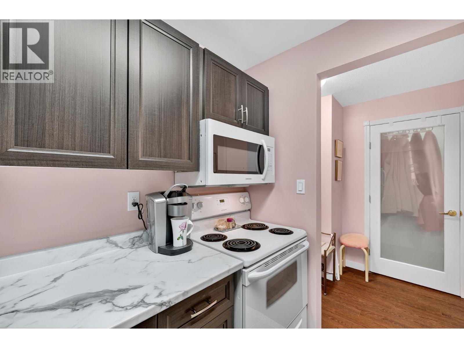 #207 575 Sutherland Avenue - 17