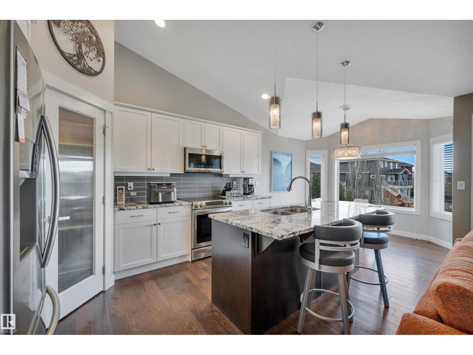 437 MEADOWVIEW DR - 10