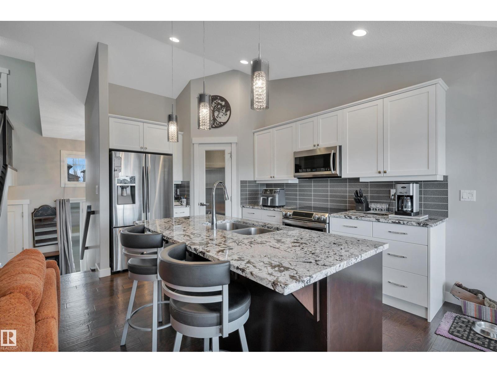 437 MEADOWVIEW DR - 11