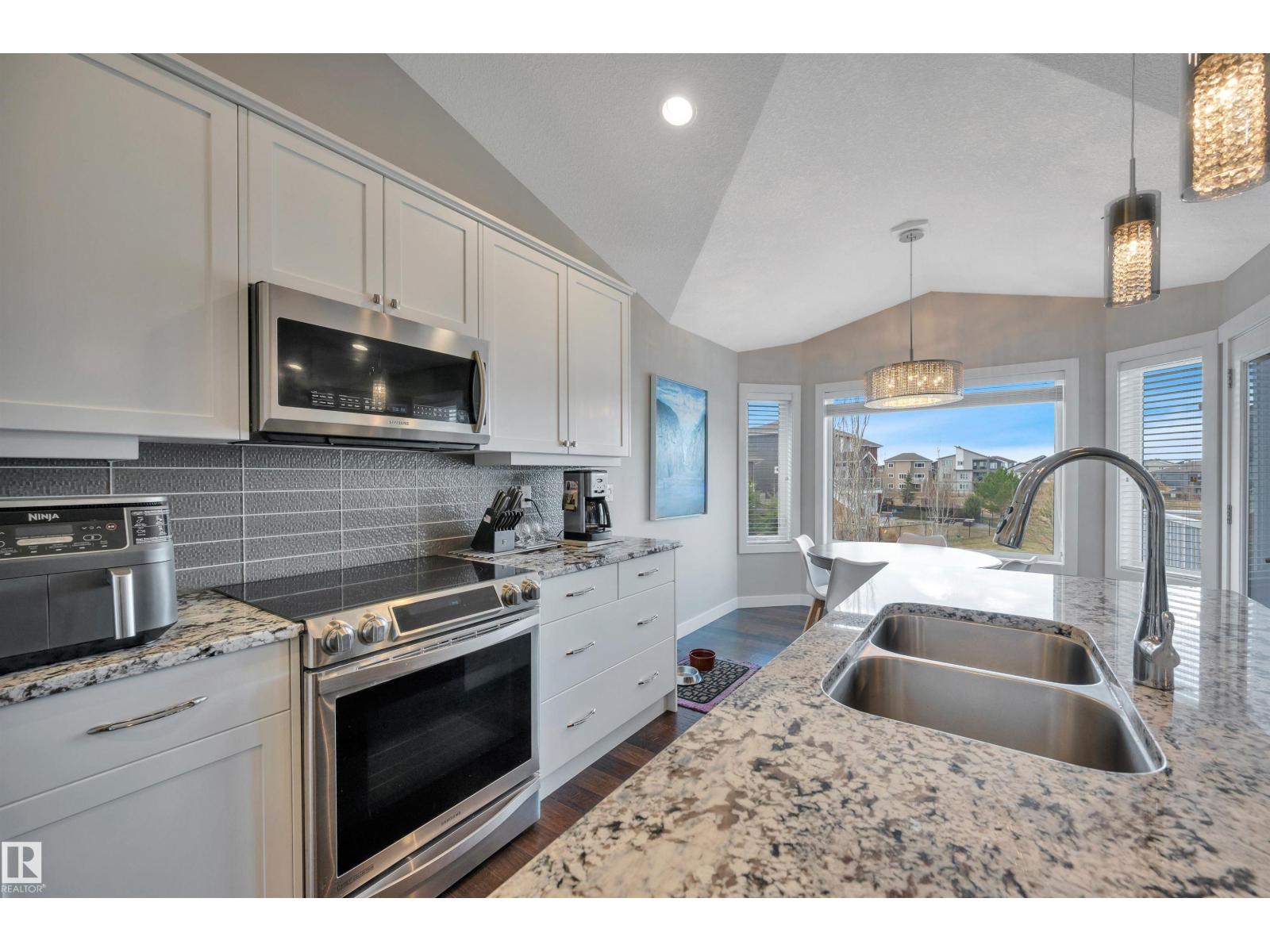 437 MEADOWVIEW DR - 15