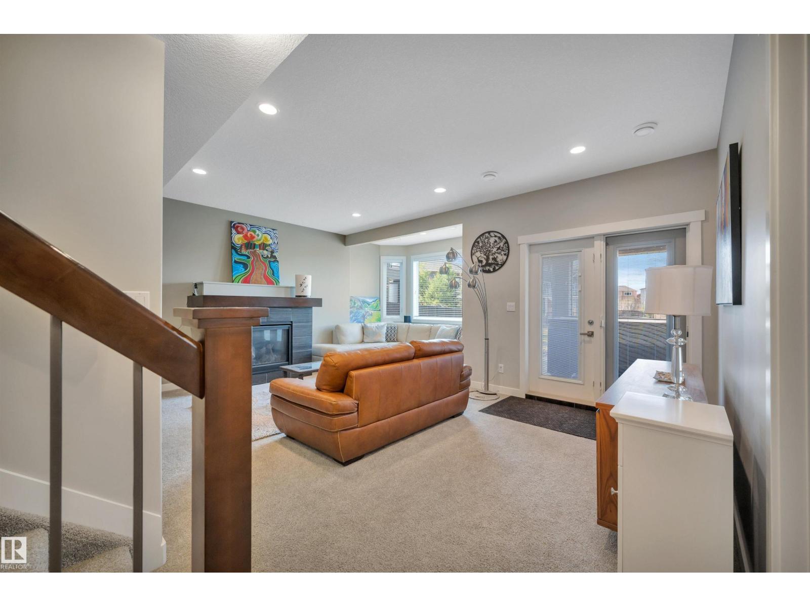 437 MEADOWVIEW DR - 29