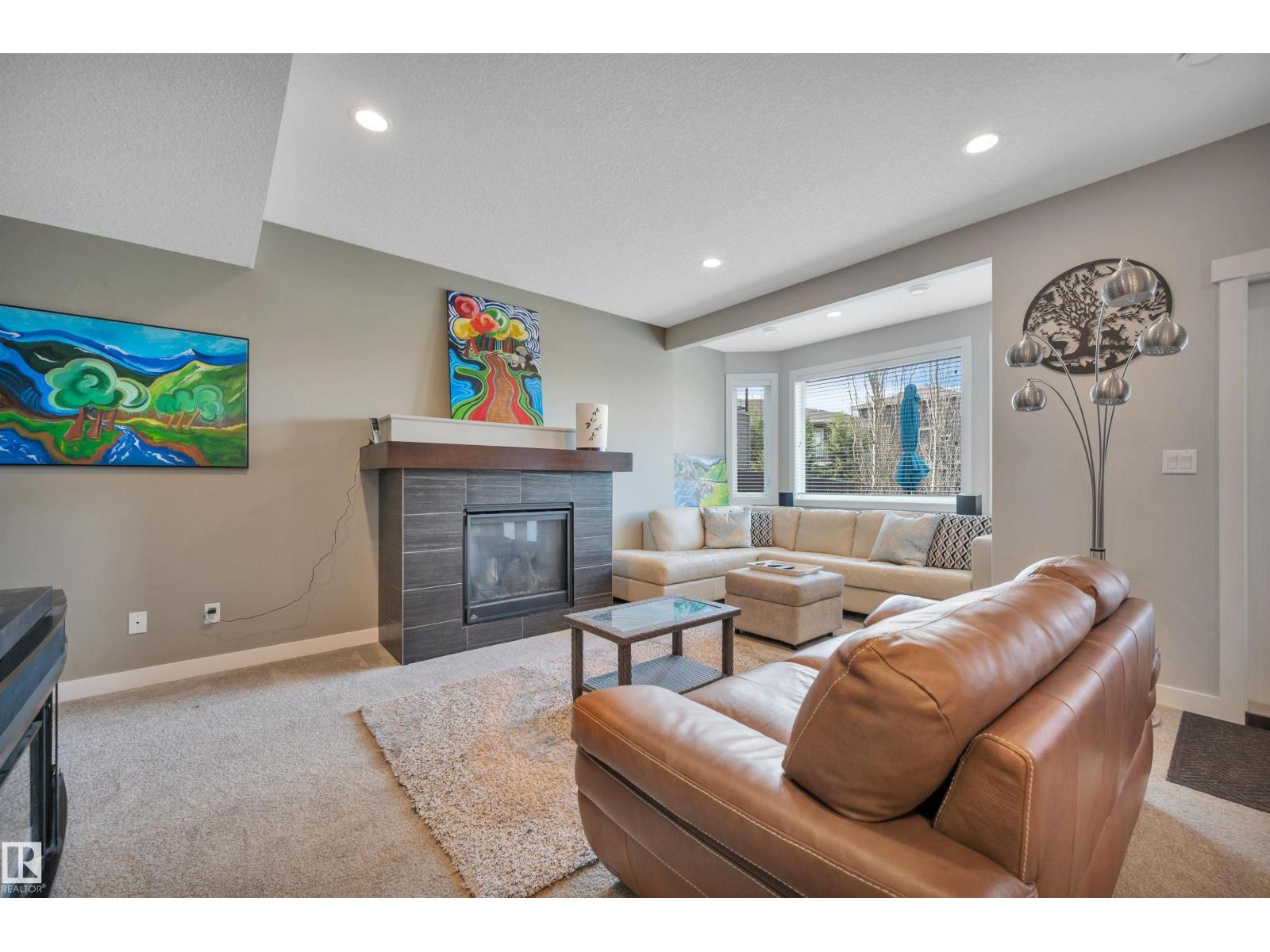 437 MEADOWVIEW DR - 30