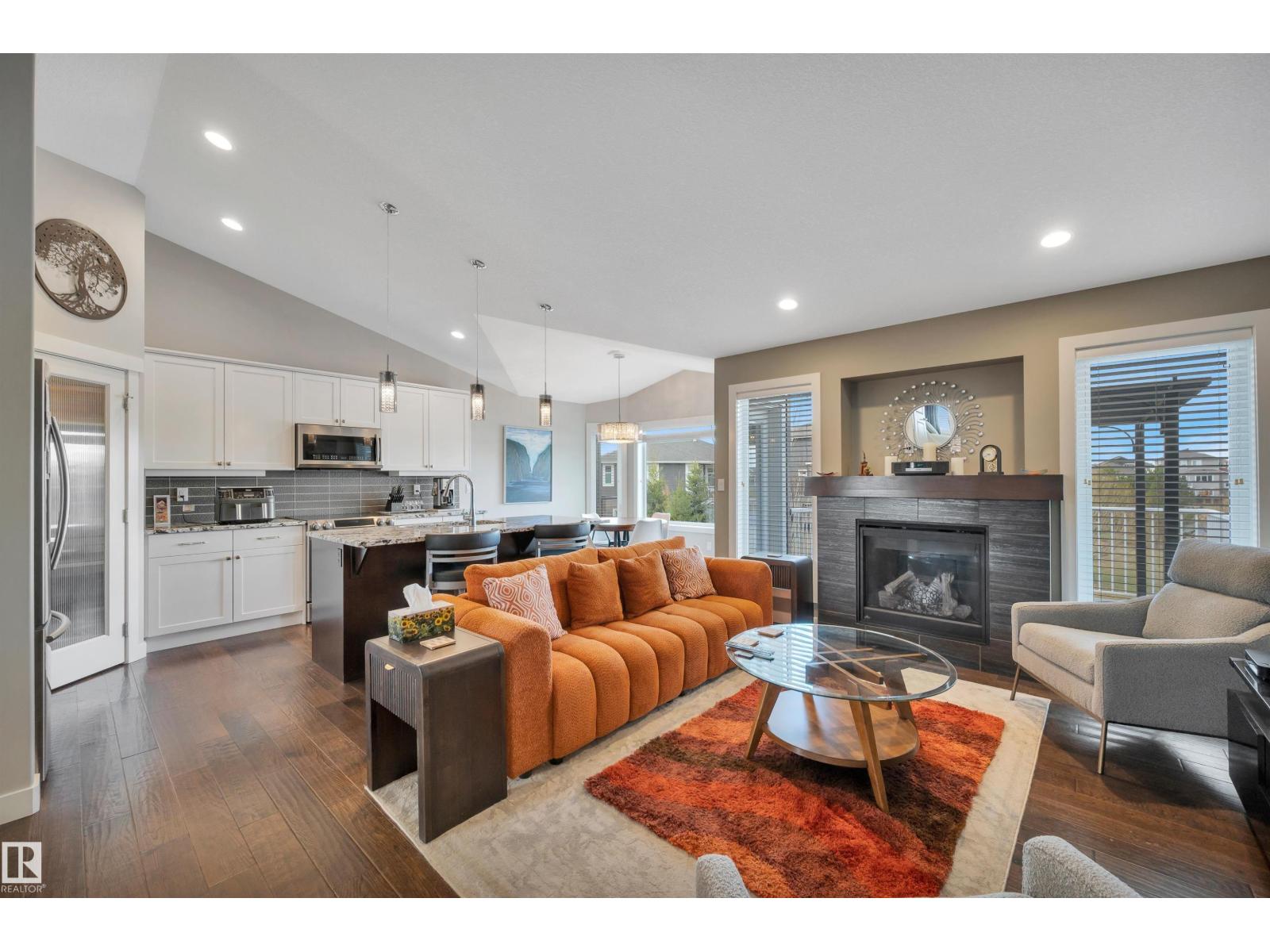 437 MEADOWVIEW DR - 9
