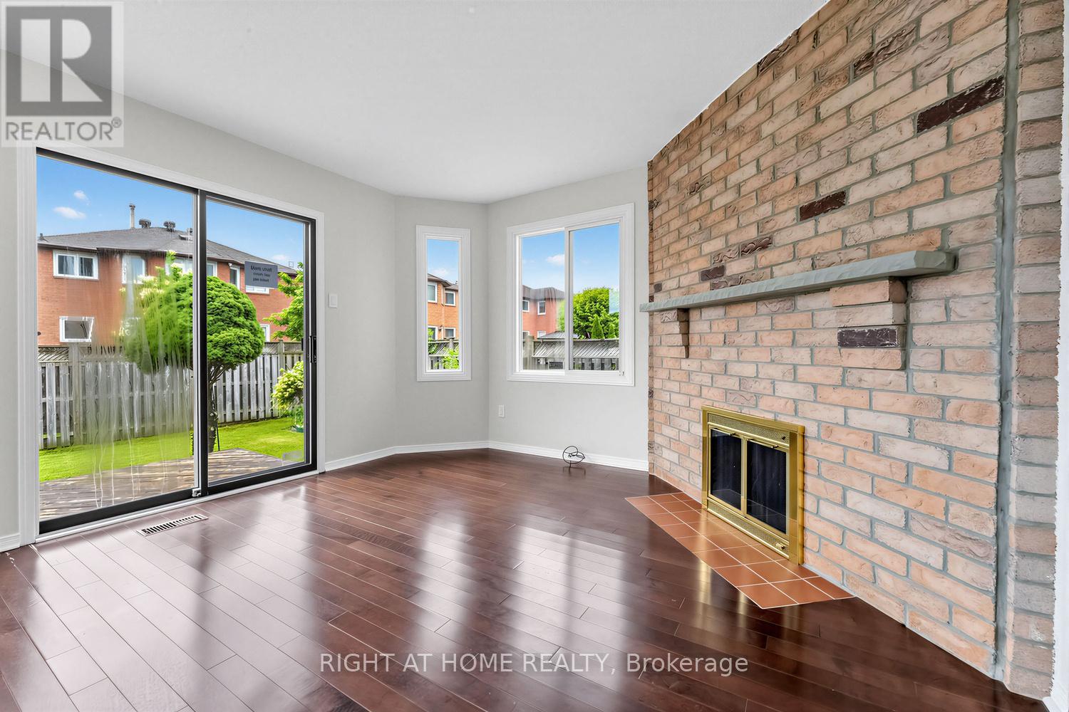 208 KINGSBRIDGE GARDEN CIRCLE - 10