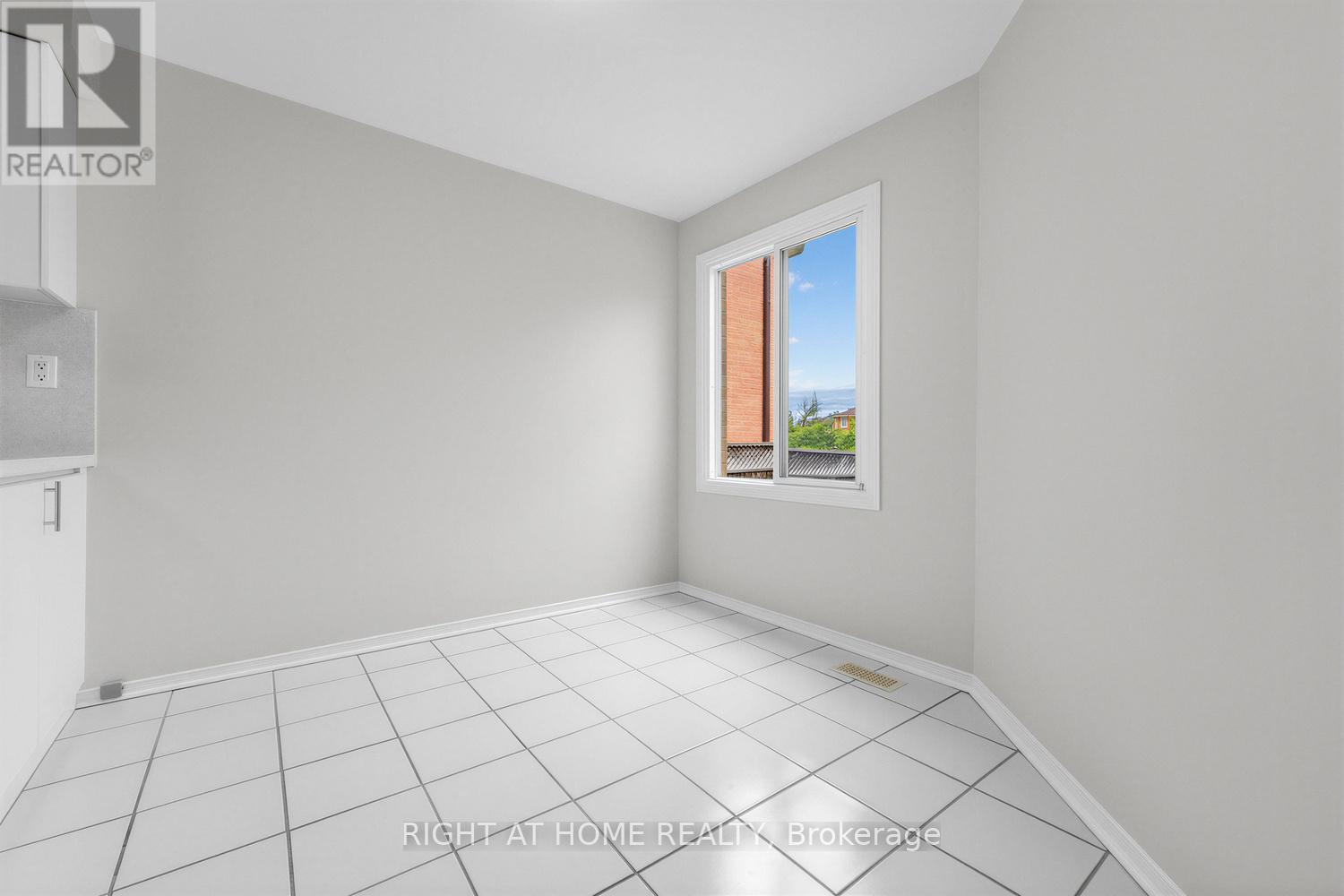 208 KINGSBRIDGE GARDEN CIRCLE - 11