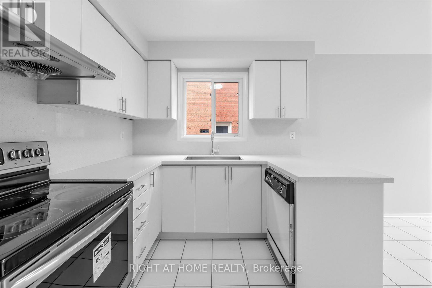 208 KINGSBRIDGE GARDEN CIRCLE - 15