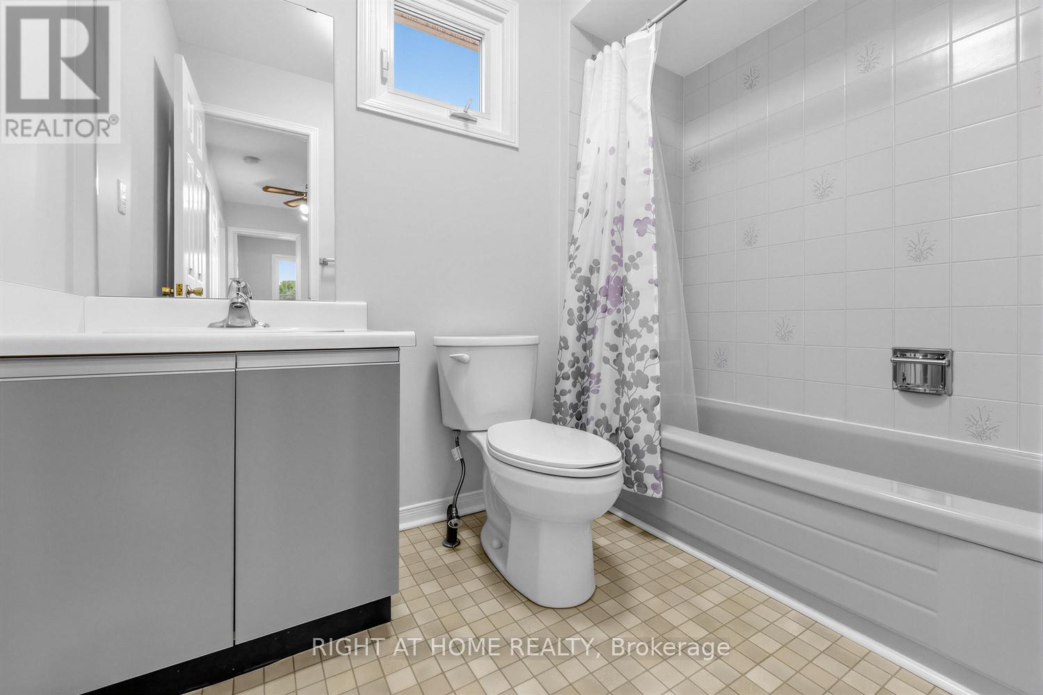 208 KINGSBRIDGE GARDEN CIRCLE - 29