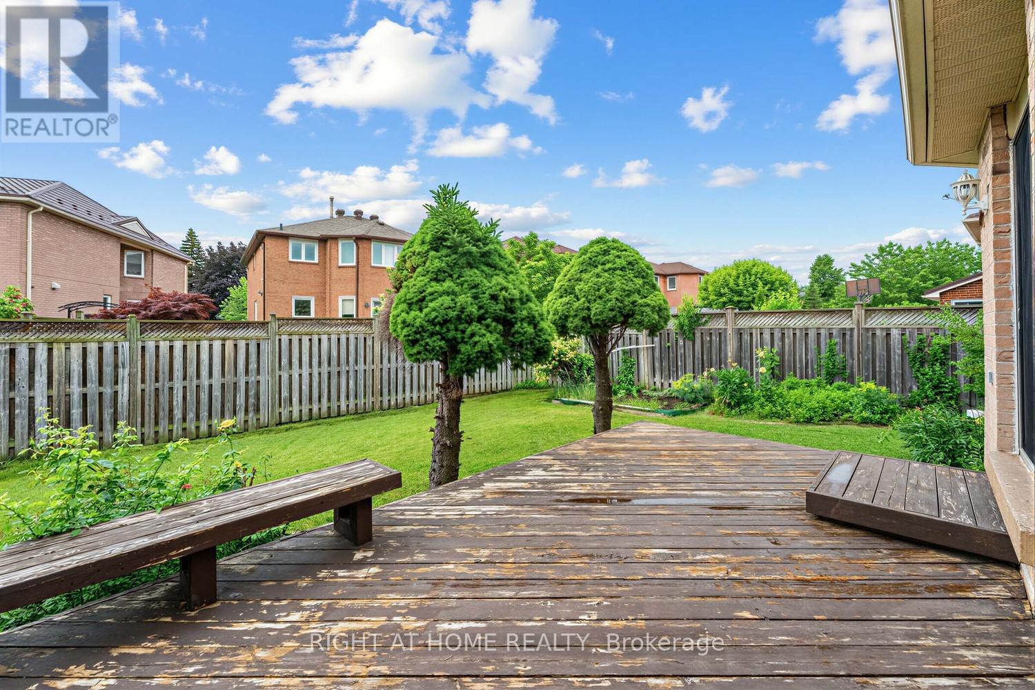 208 KINGSBRIDGE GARDEN CIRCLE - 32