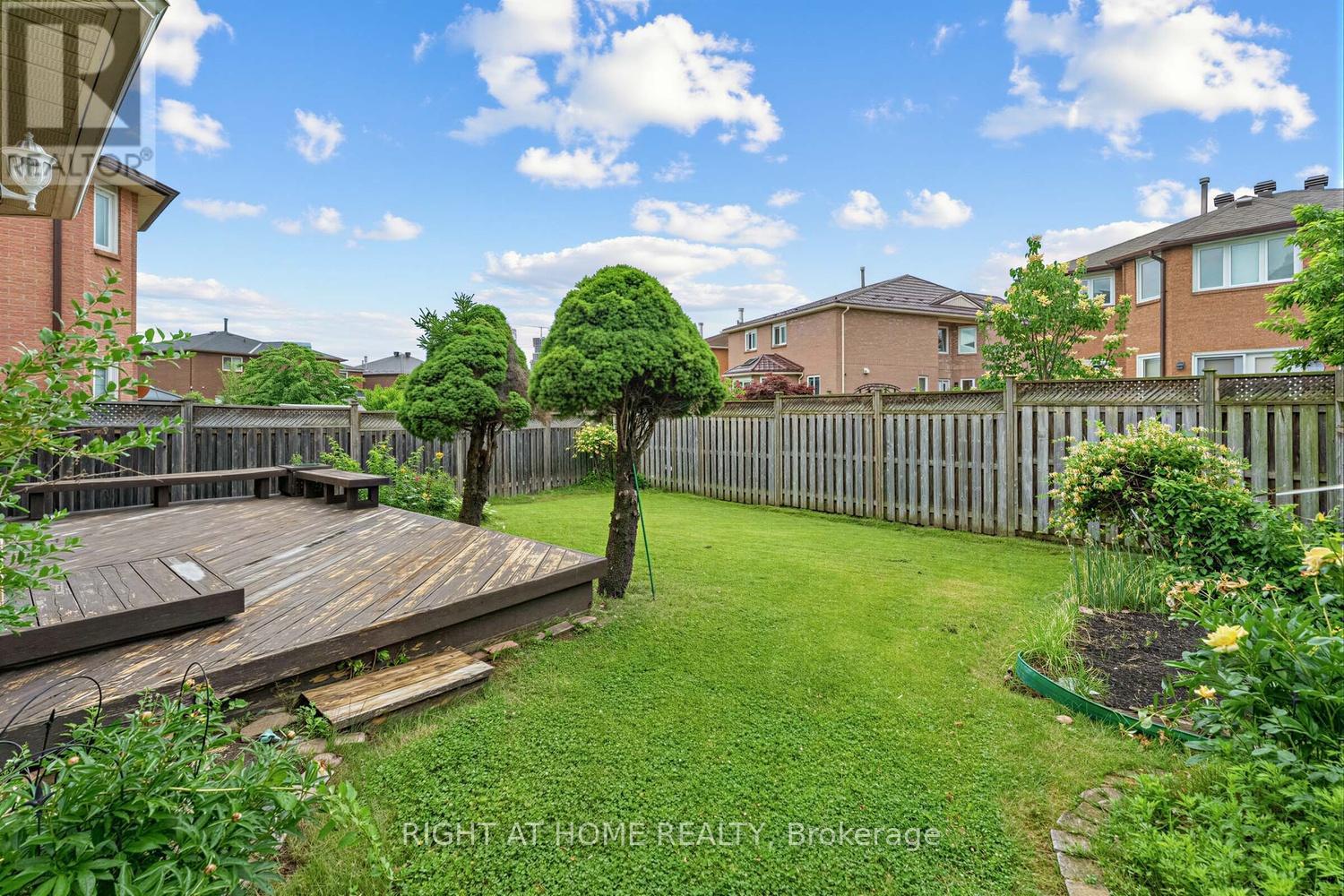 208 KINGSBRIDGE GARDEN CIRCLE - 33