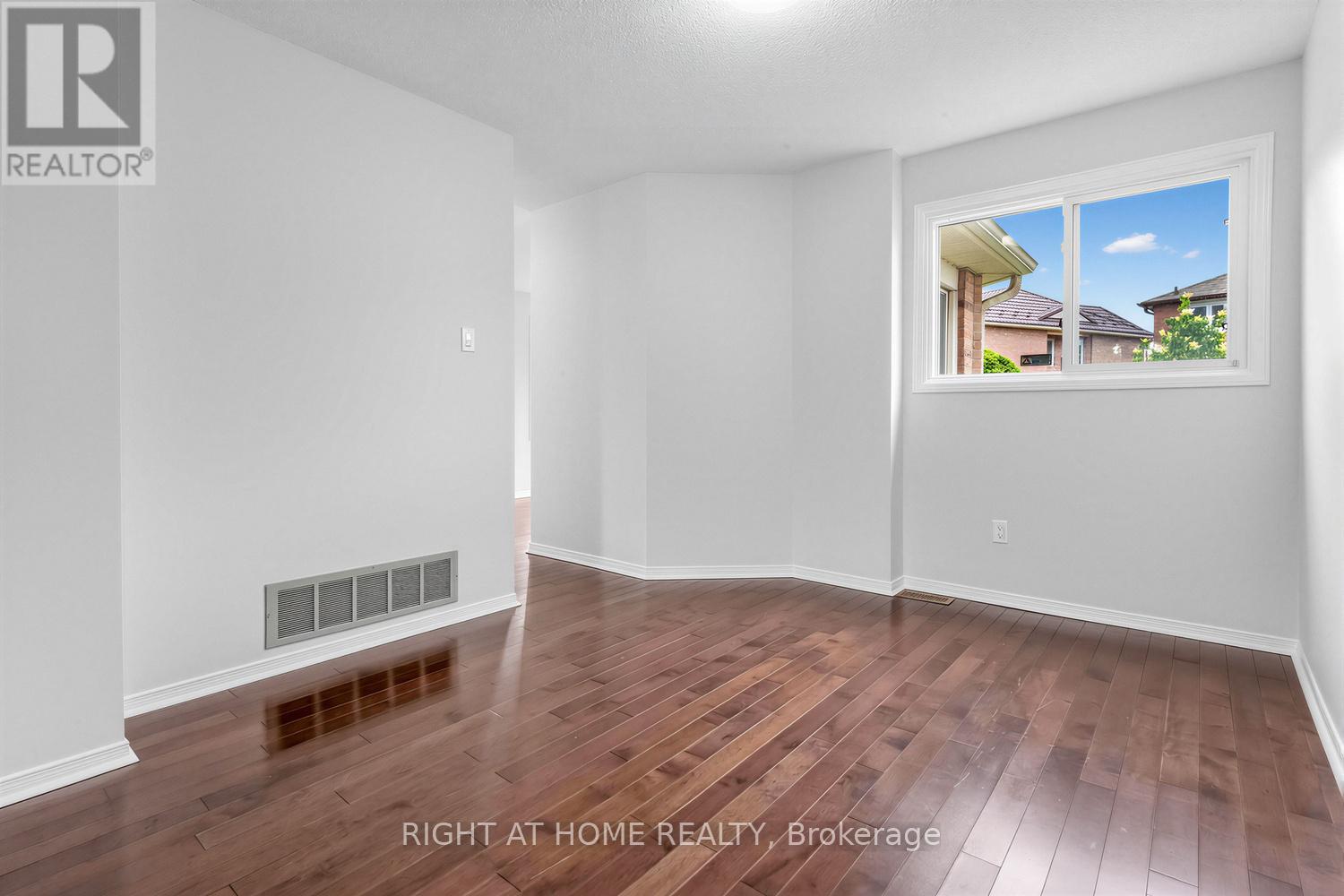 208 KINGSBRIDGE GARDEN CIRCLE - 7