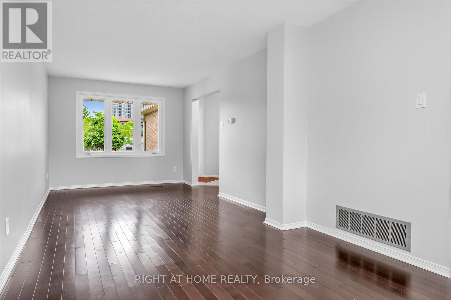 208 KINGSBRIDGE GARDEN CIRCLE - 8