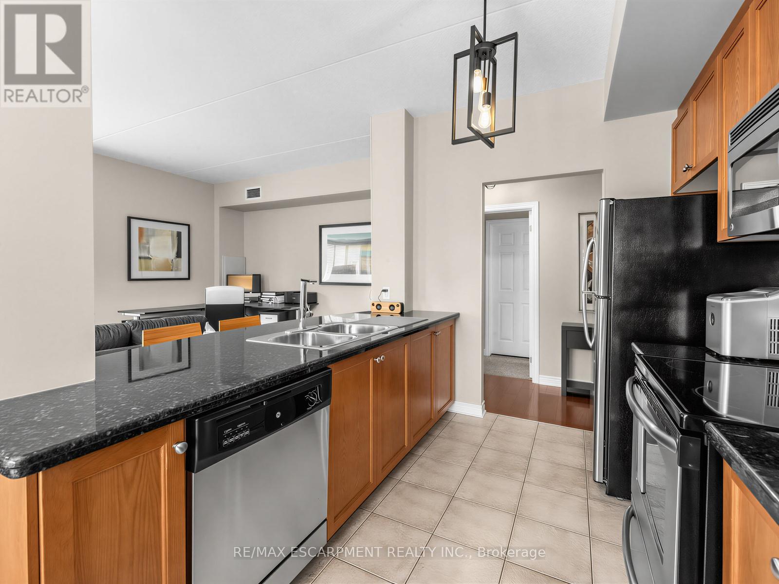 #103 1379 COSTIGAN ROAD - 3