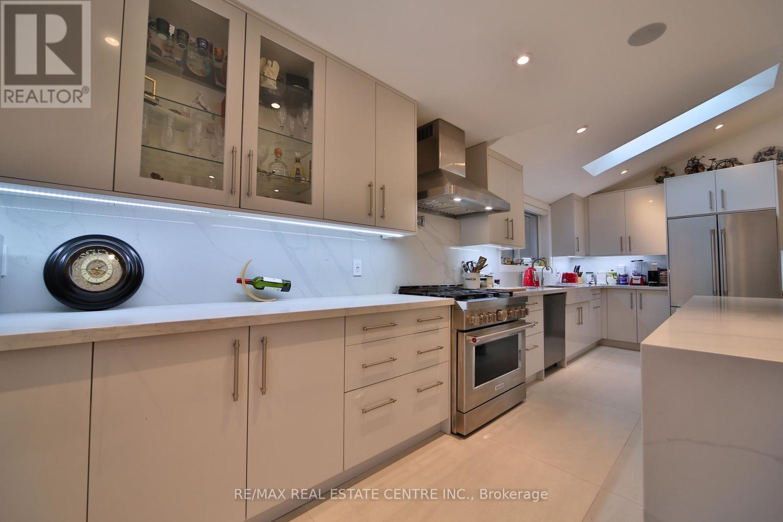 3158 VALMARIE AVENUE - 11