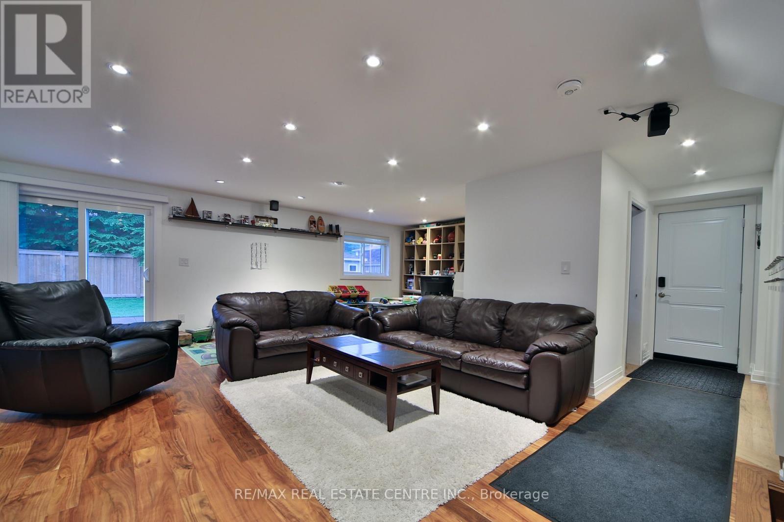 3158 VALMARIE AVENUE - 33