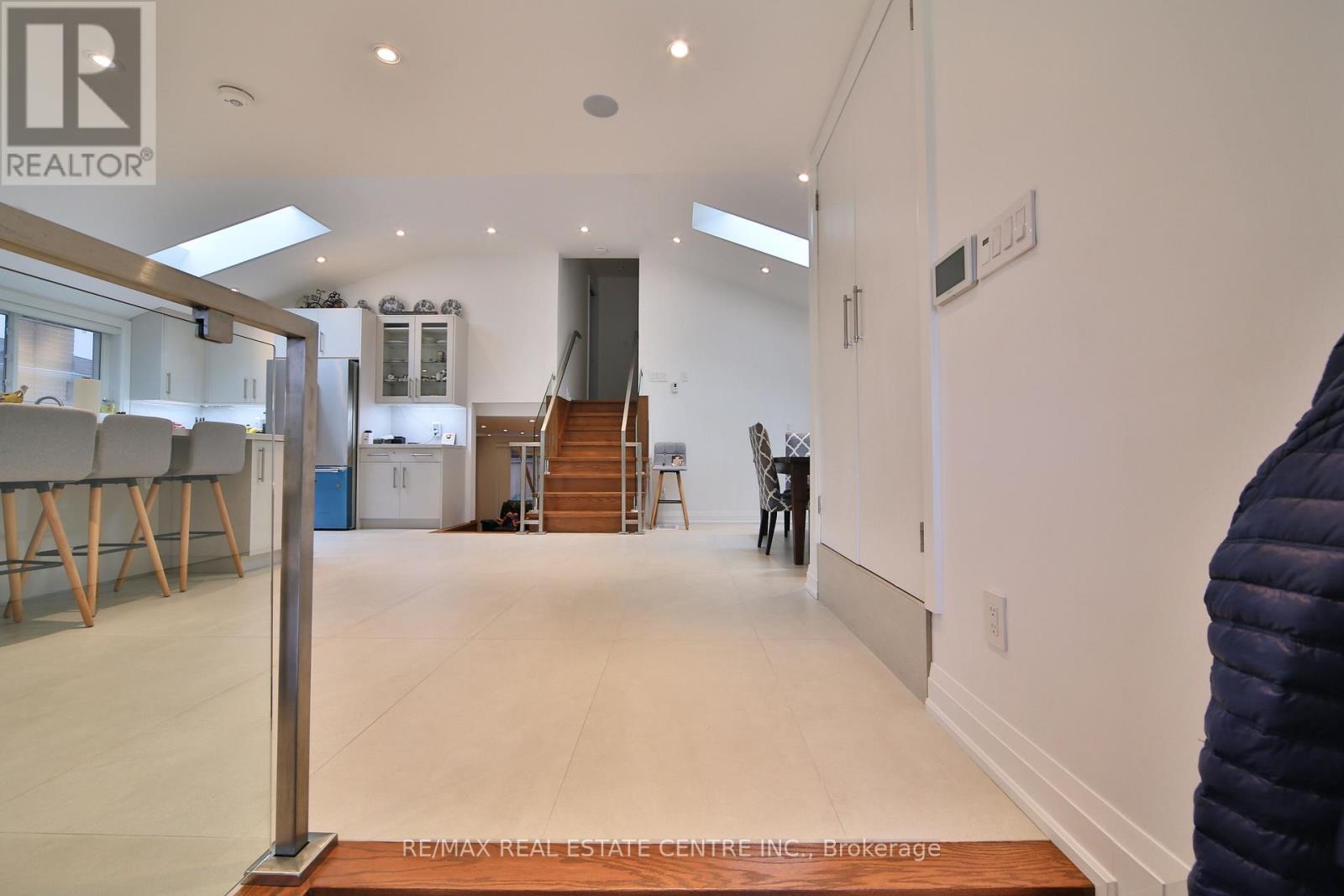 3158 VALMARIE AVENUE - 5