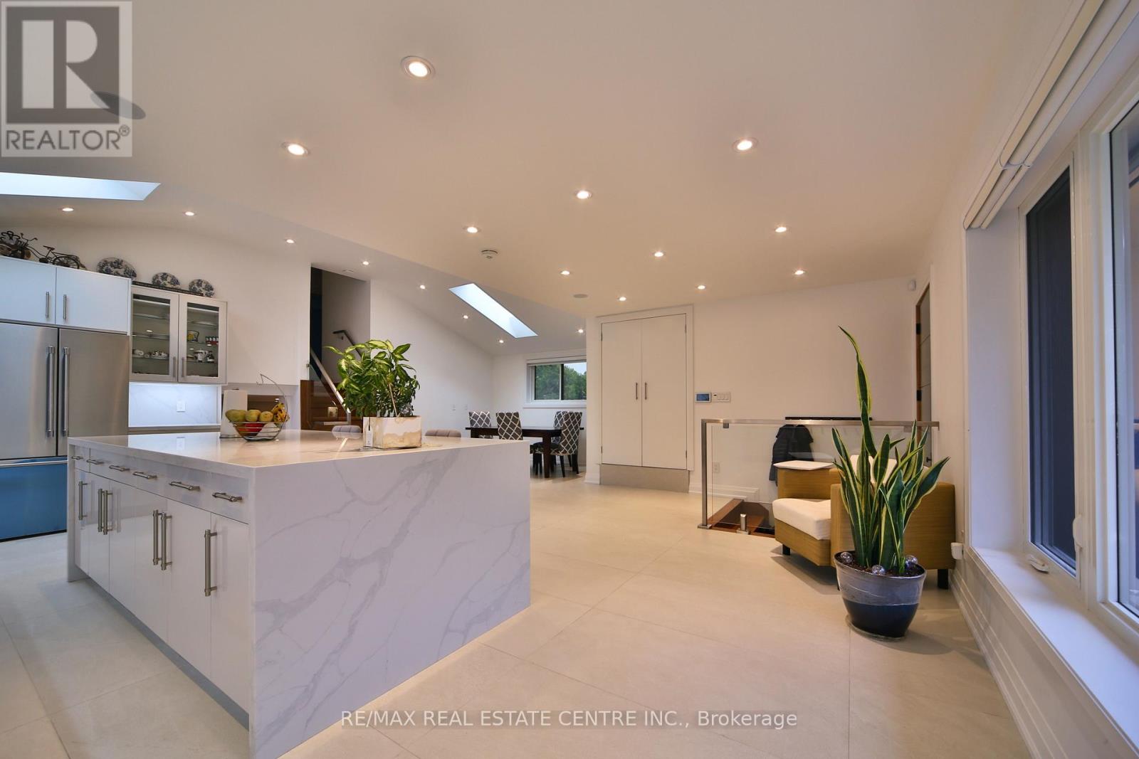 3158 VALMARIE AVENUE - 8