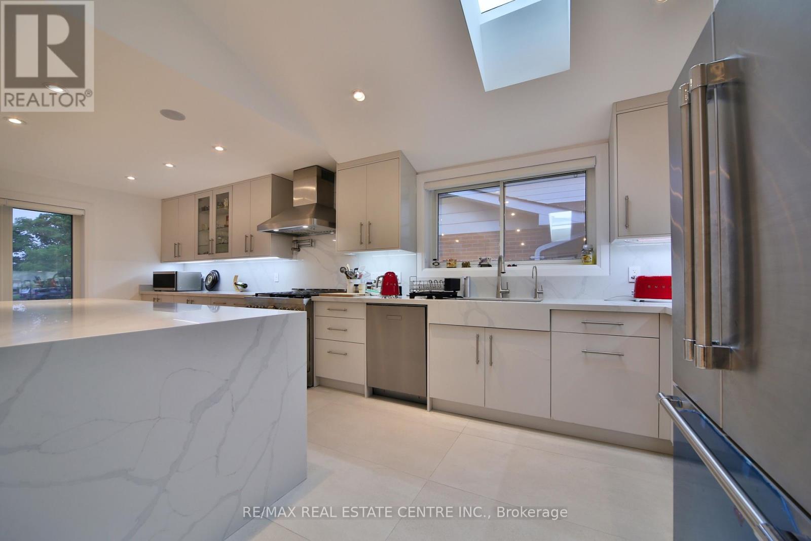 3158 VALMARIE AVENUE - 9