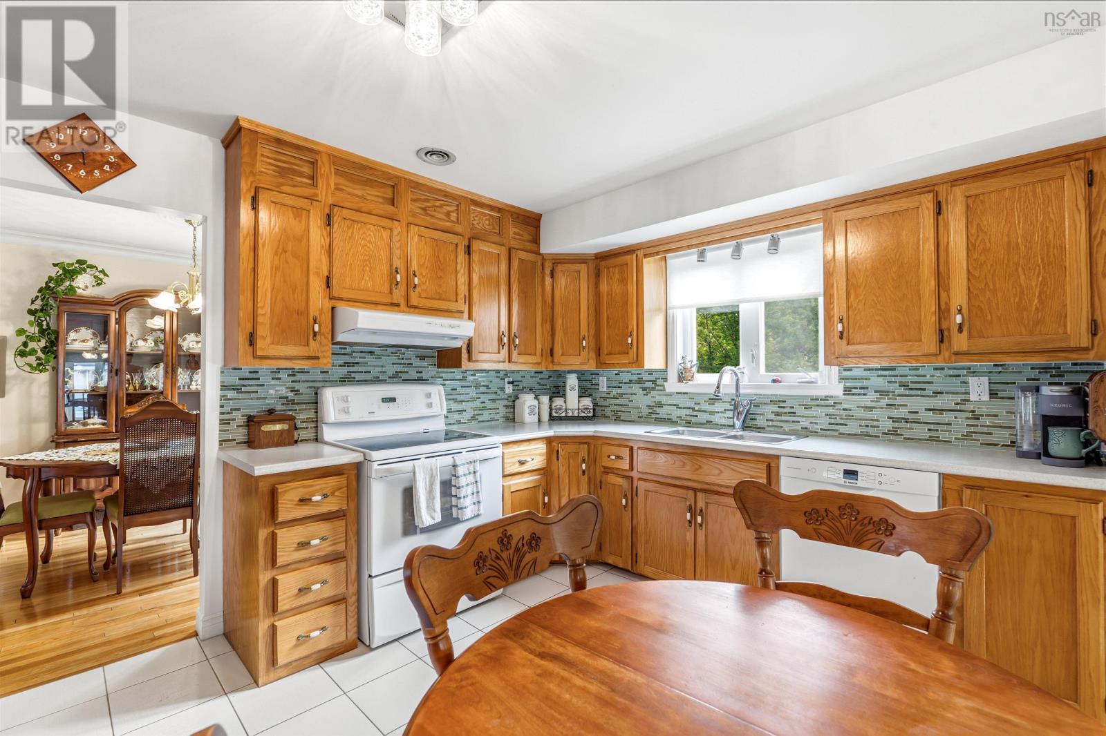 138 Hallmark Avenue - 10