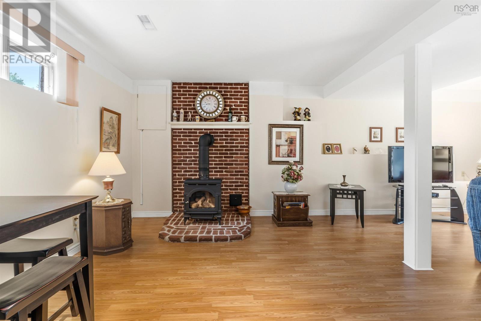 138 Hallmark Avenue - 32