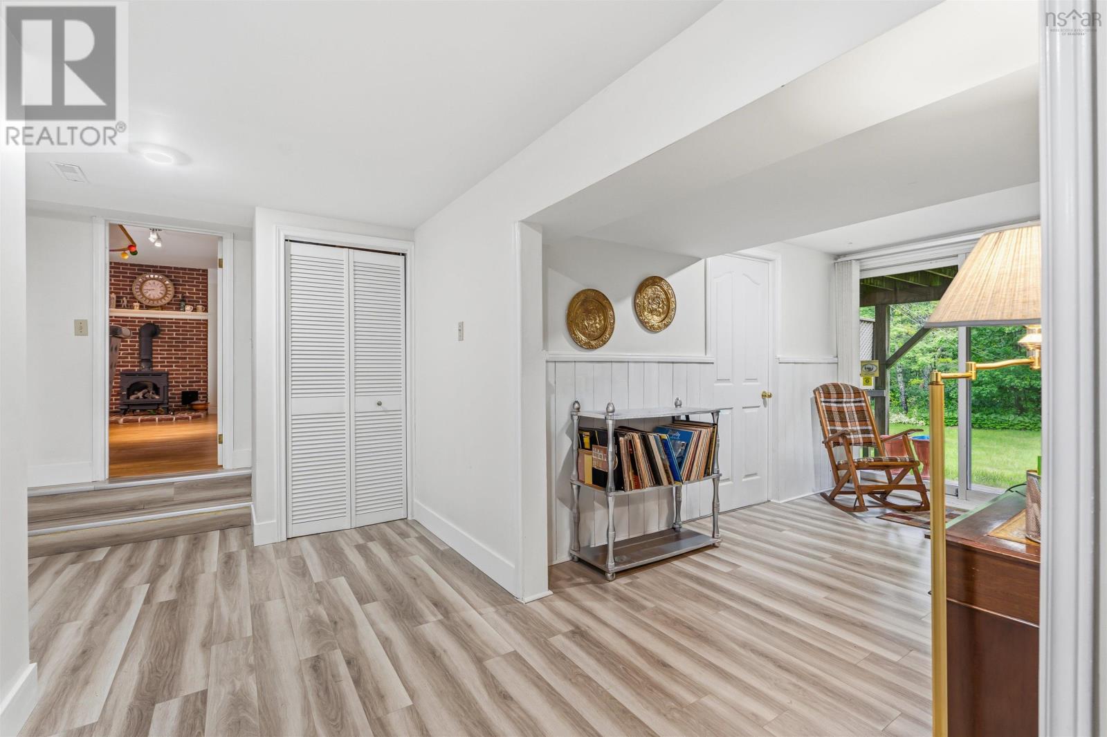 138 Hallmark Avenue - 34