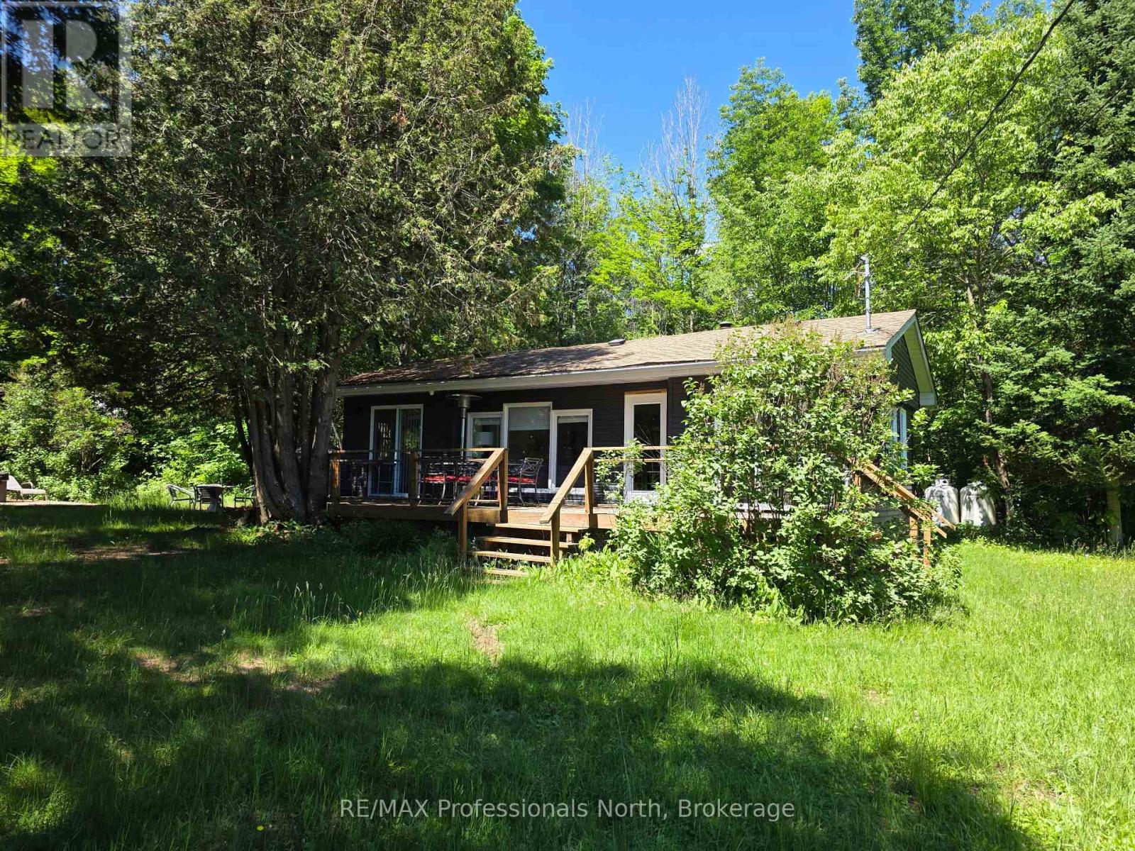 1044 SHANAHAN TRAIL - 32