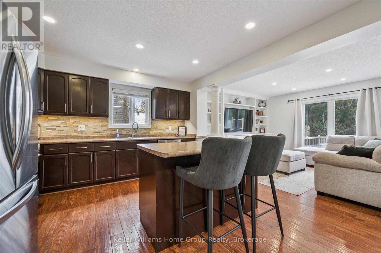 609 PERRY STREET - 3