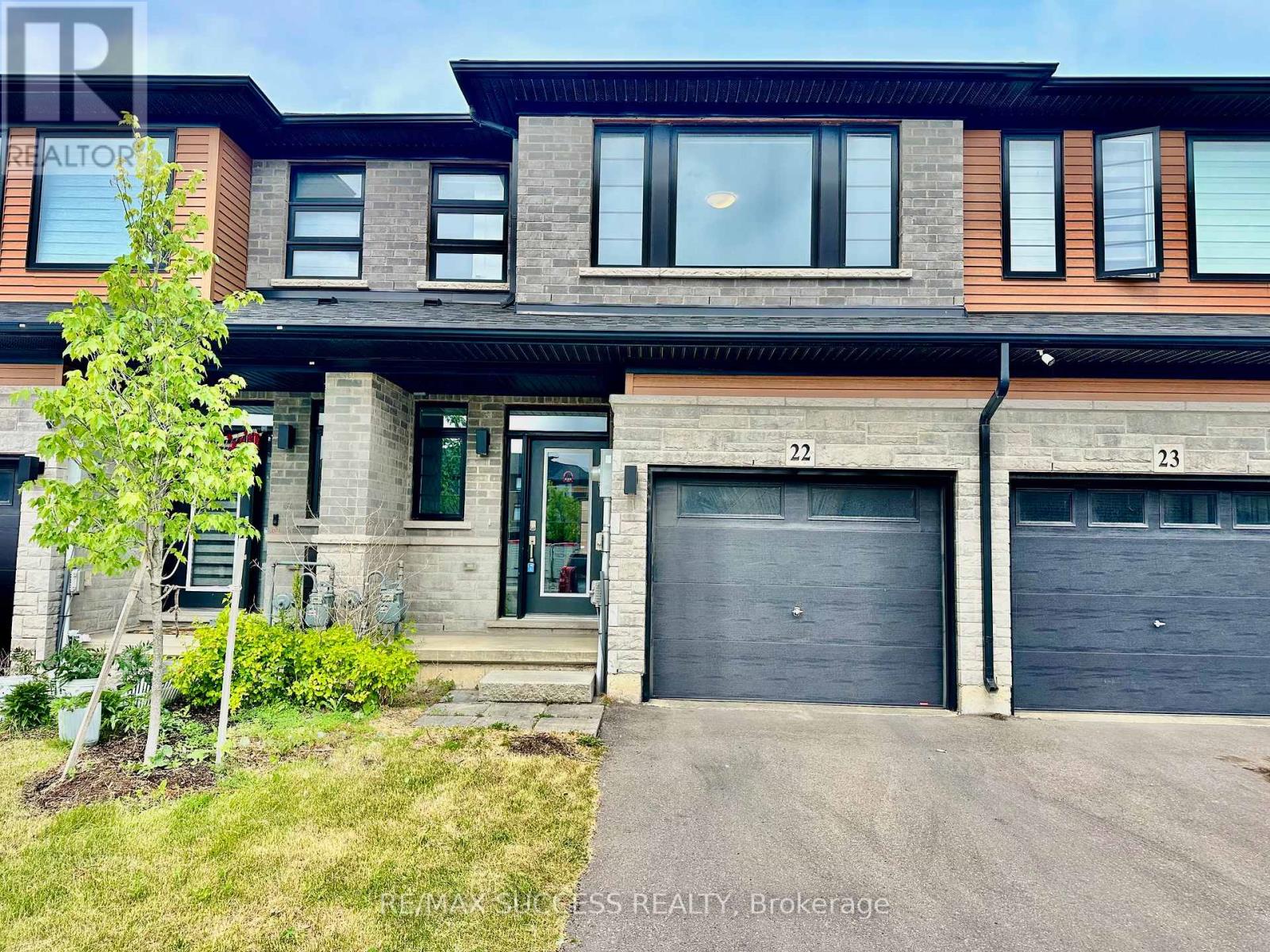 3-bedroom home for sale at 22 - 461 BLACKBURN DRIVE, Brantford ON · photo 4 of 39
