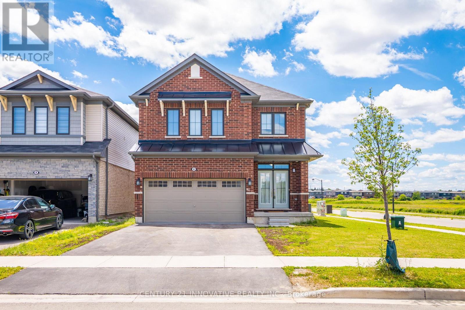 4 MIDHURST HEIGHTS - 1
