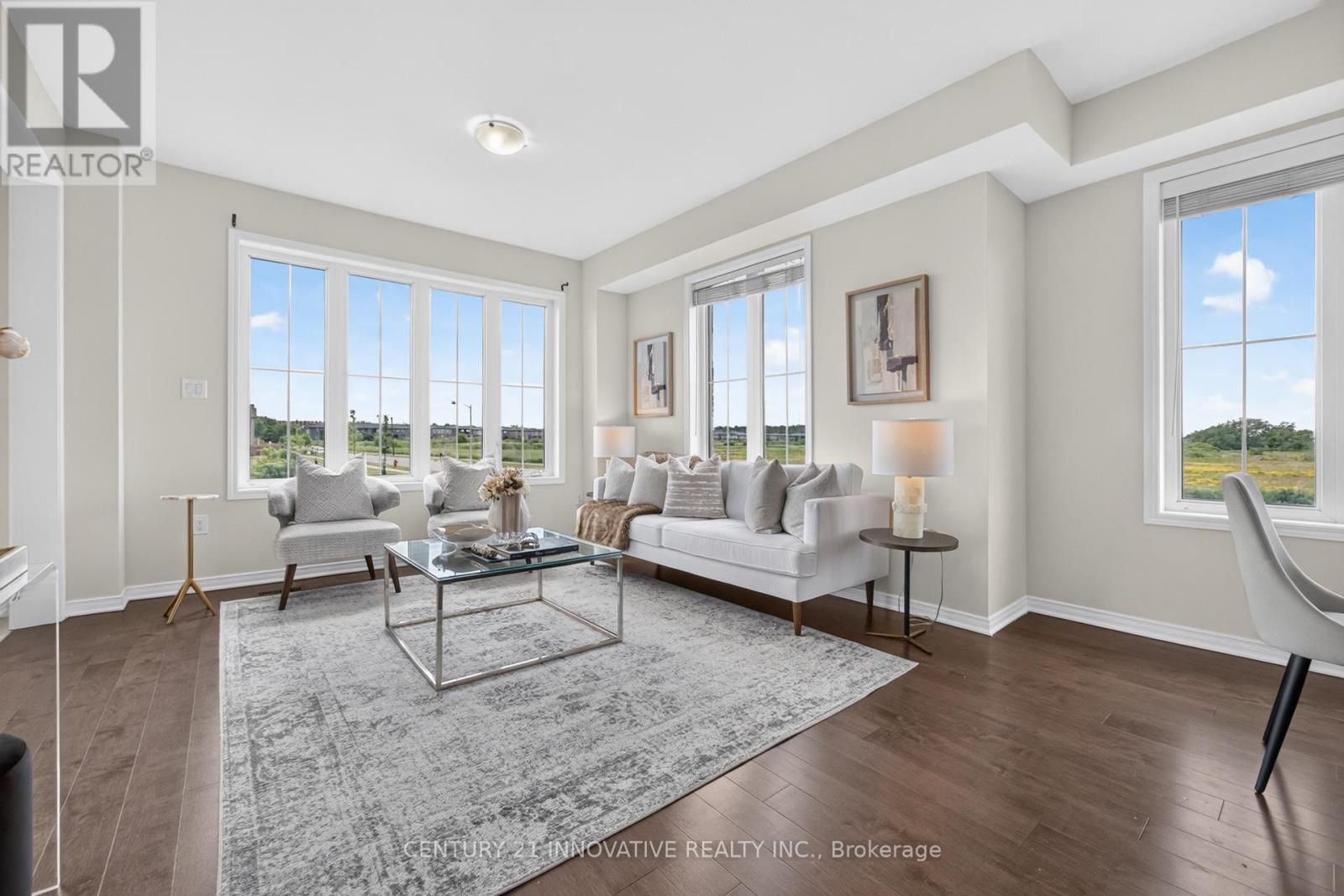 4 MIDHURST HEIGHTS - 11