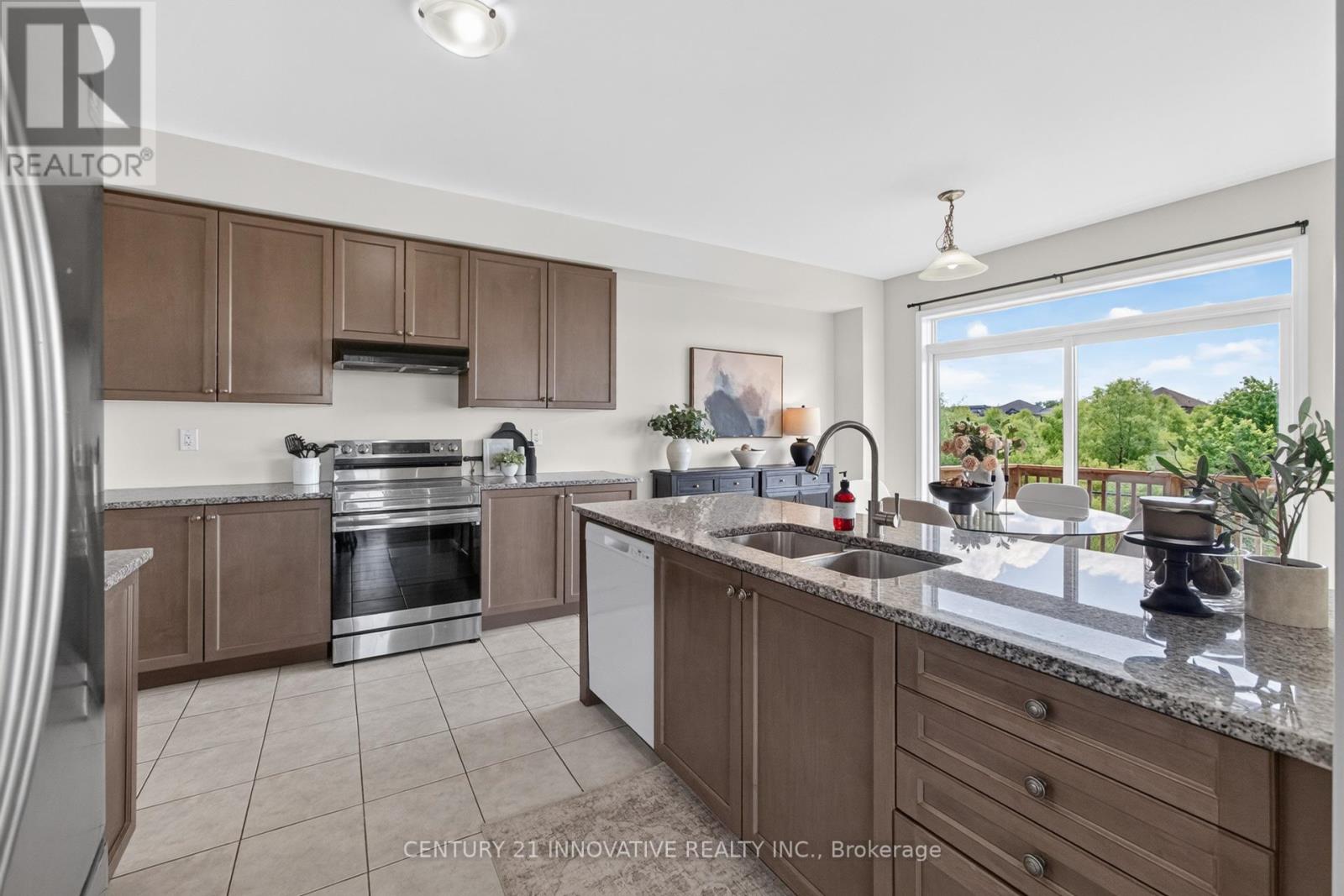 4 MIDHURST HEIGHTS - 18
