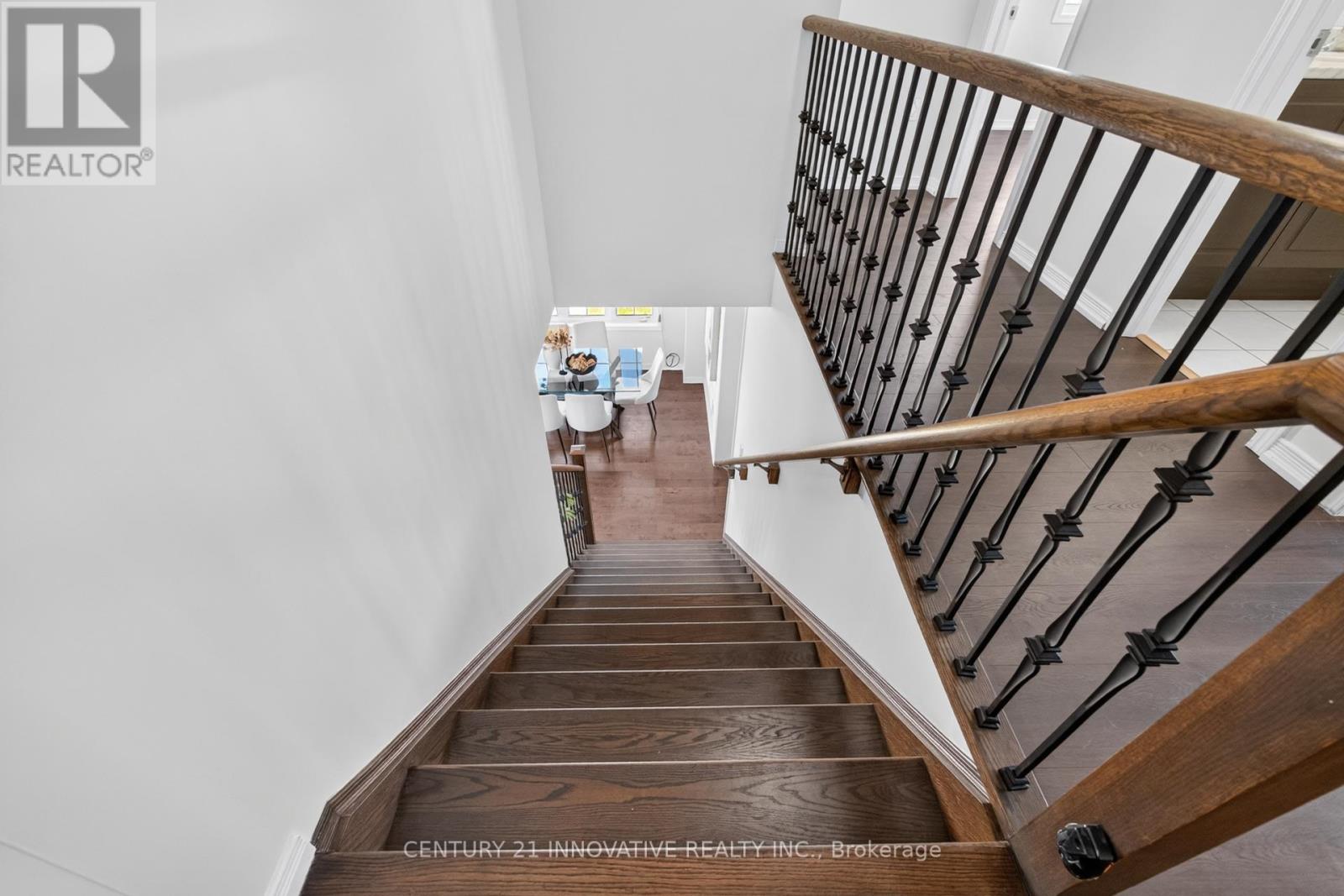 4 MIDHURST HEIGHTS - 19