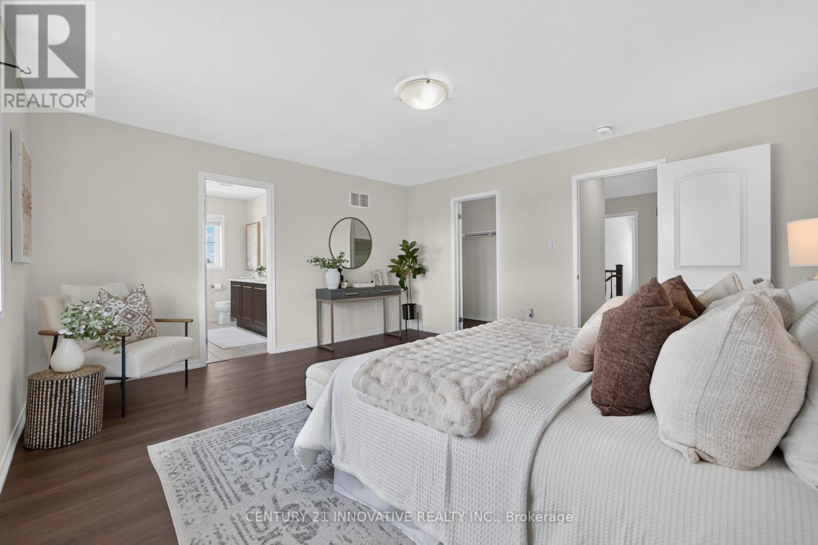 4 MIDHURST HEIGHTS - 24
