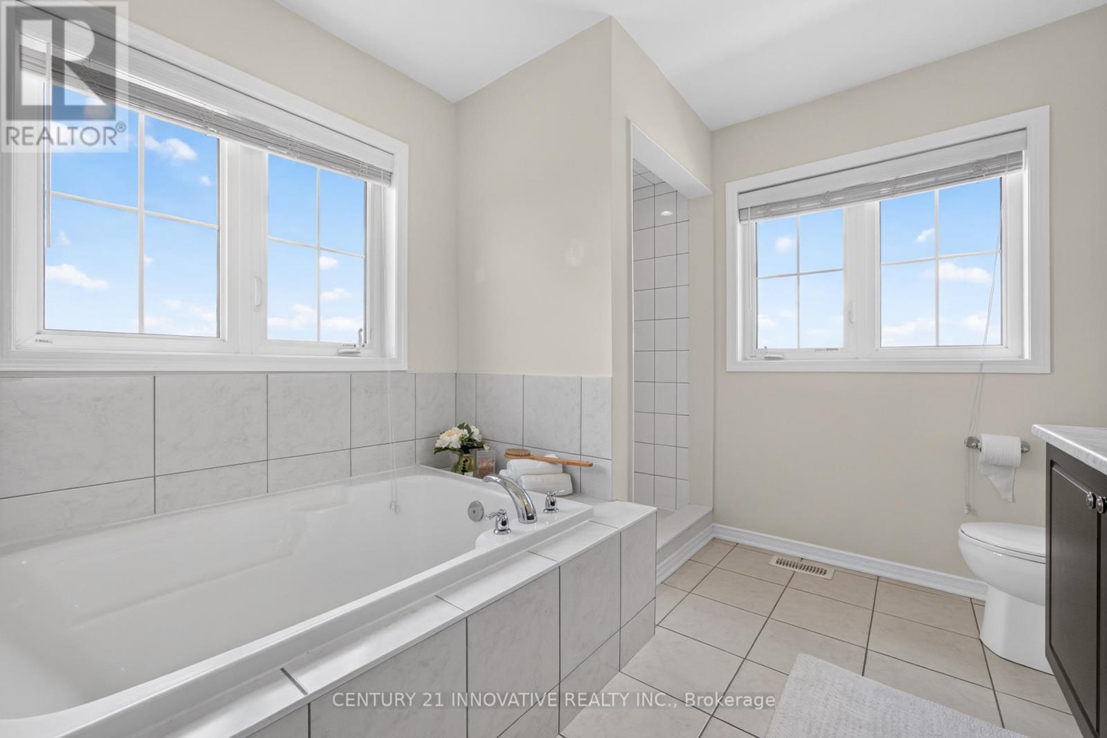 4 MIDHURST HEIGHTS - 27