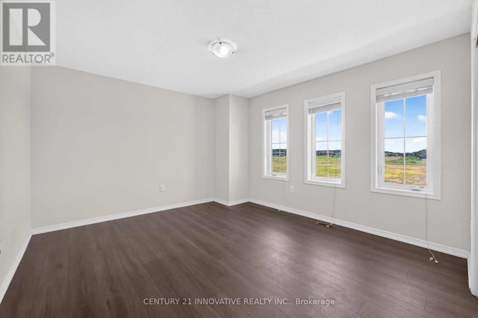 4 MIDHURST HEIGHTS - 29