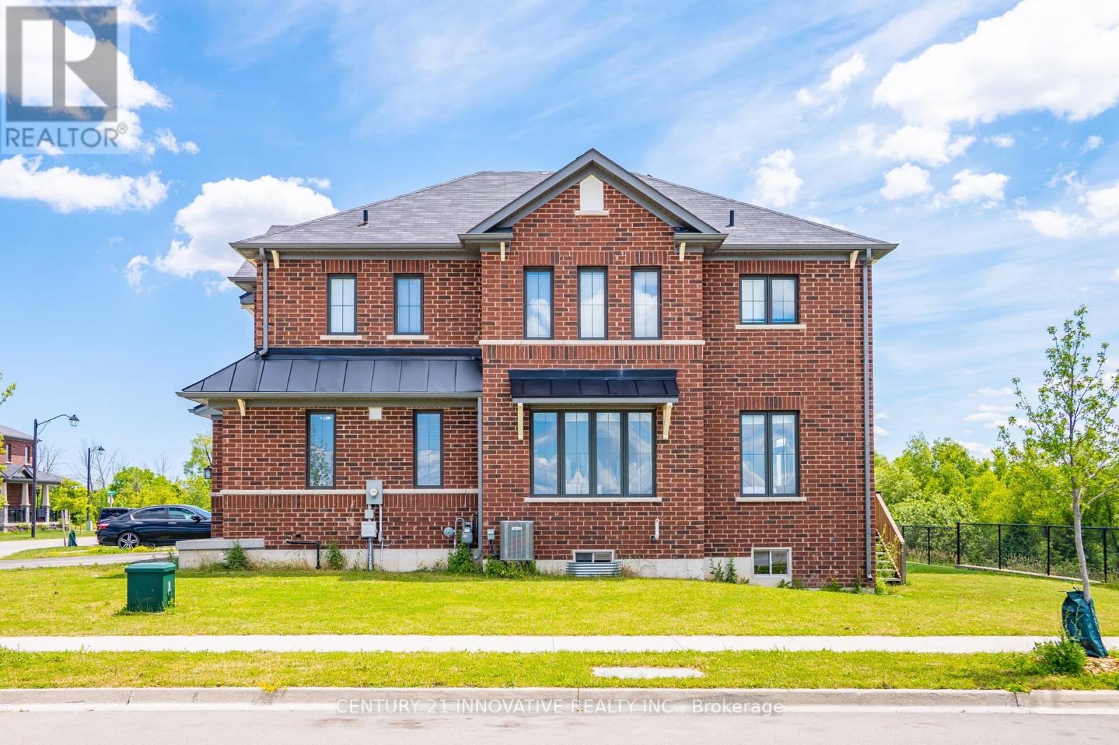 4 MIDHURST HEIGHTS - 3