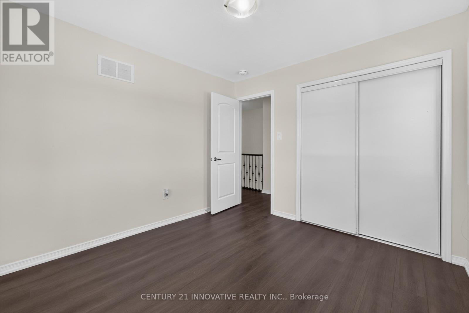 4 MIDHURST HEIGHTS - 32