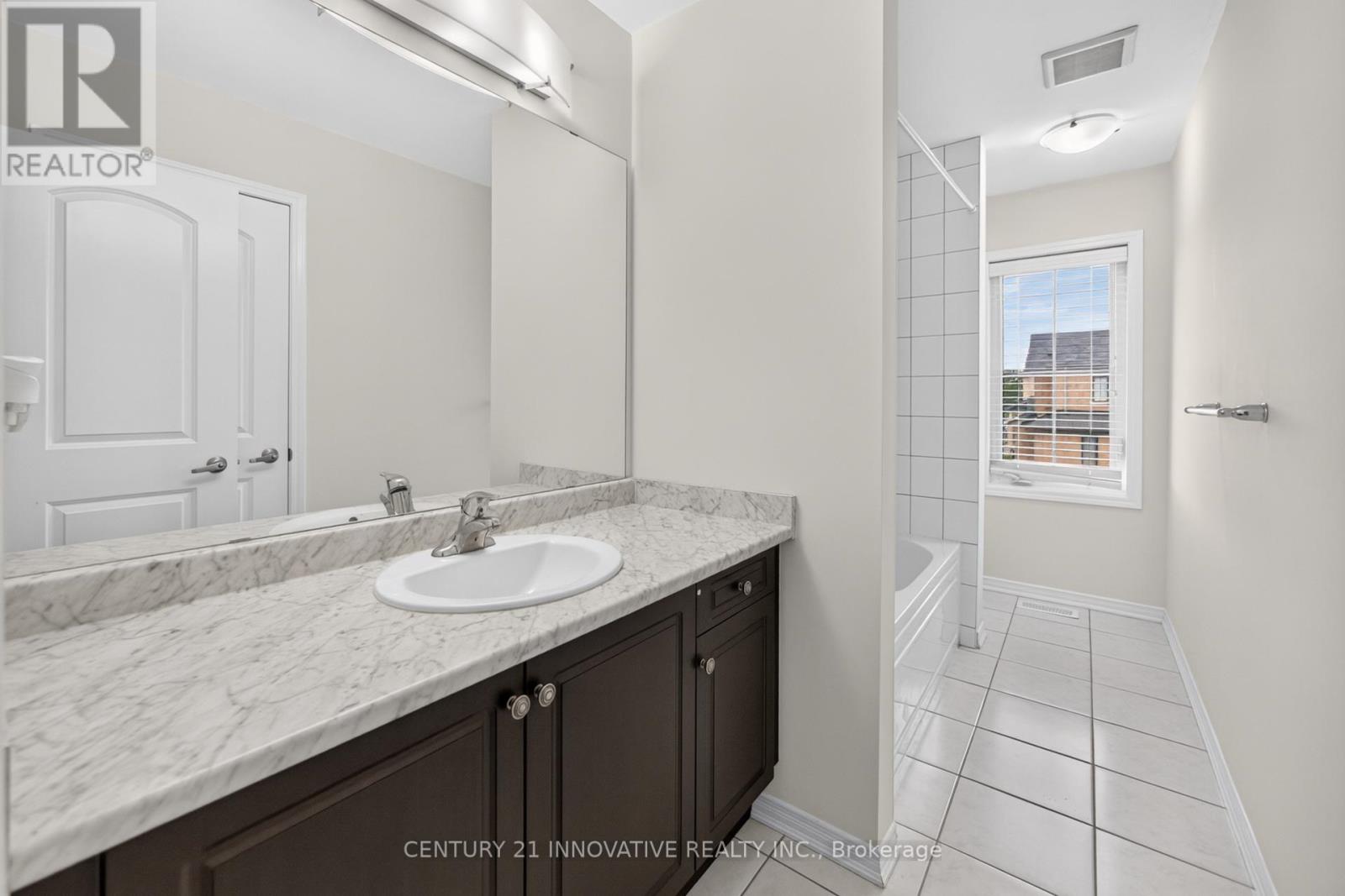 4 MIDHURST HEIGHTS - 33